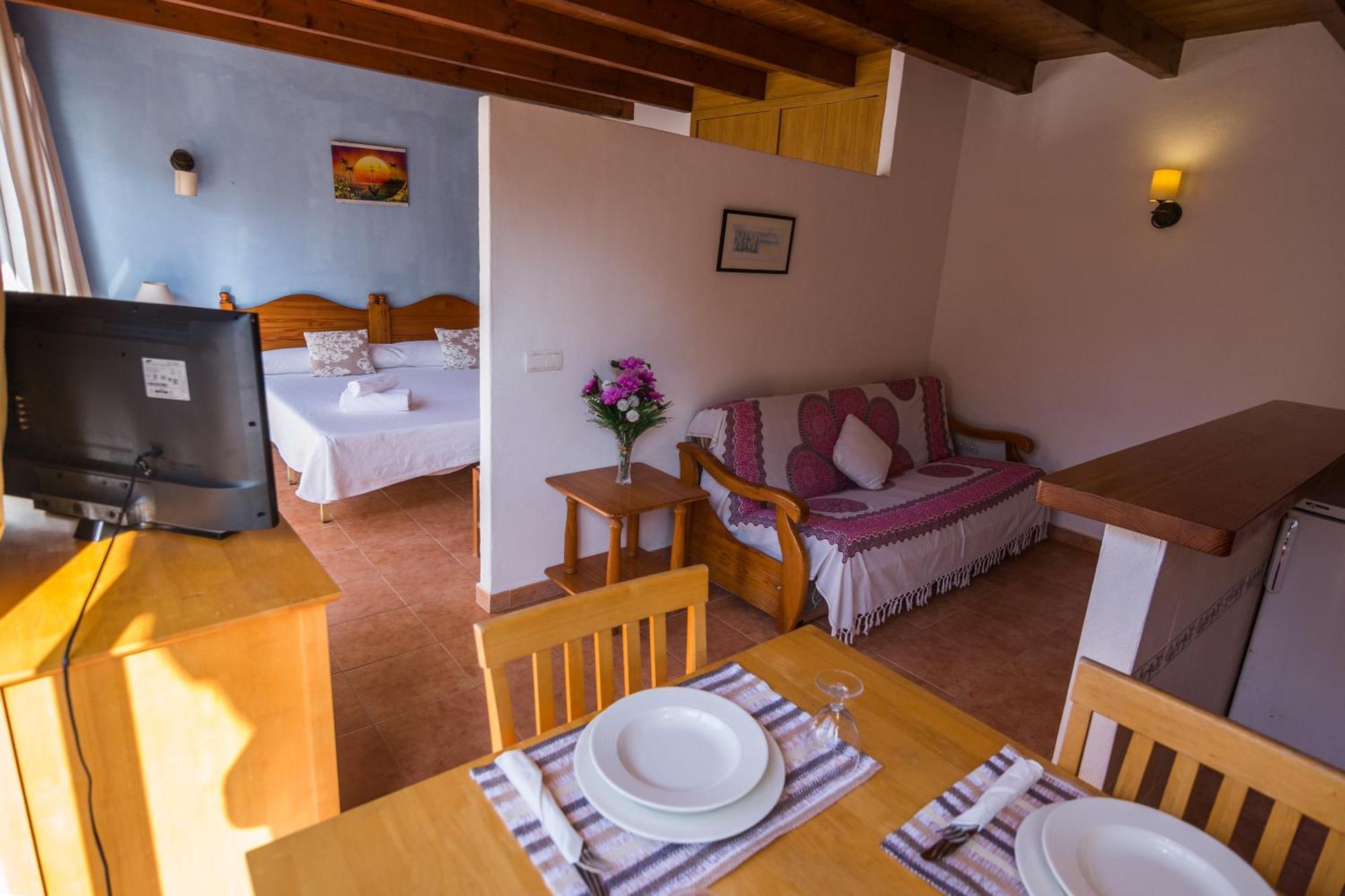 Hostal Cala Boix Es Cana Εξωτερικό φωτογραφία
