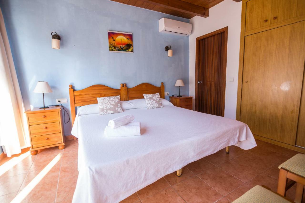 Hostal Cala Boix Es Cana Εξωτερικό φωτογραφία